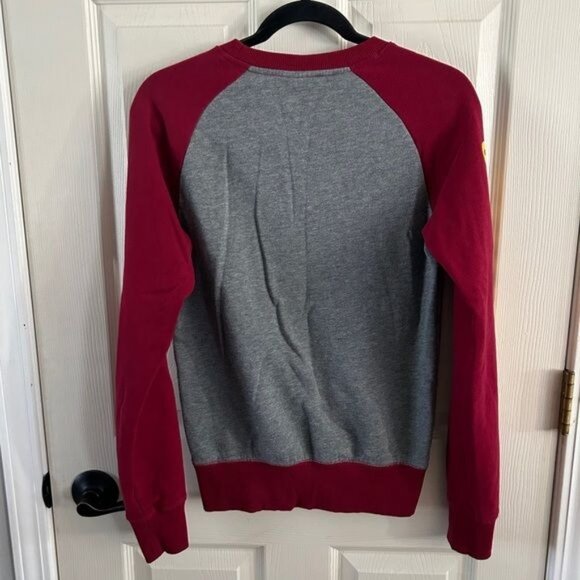 Harry Potter Universal Studios Gryffindor Pullover Sweater, Sz XS - Picture 10 of 13